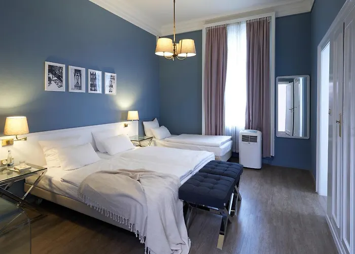 Monopol - Station 4* Франкфурт-на-Майне