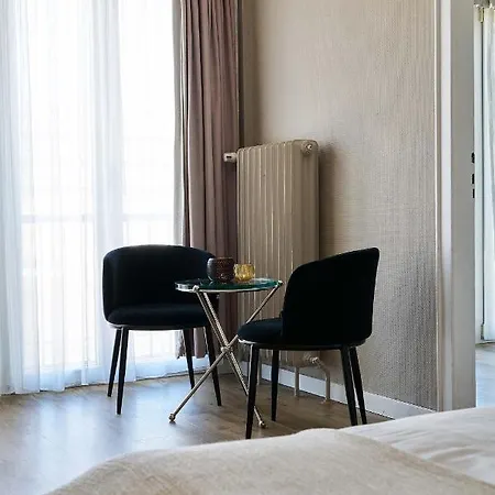 Monopol - Station Hotel