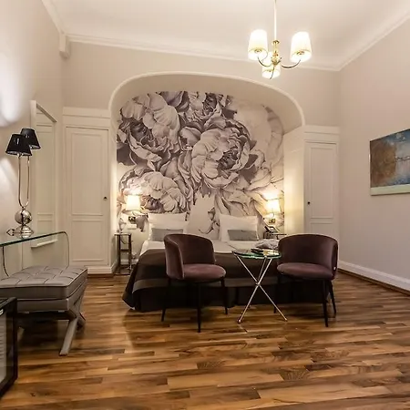 Hotel Monopol - Station
