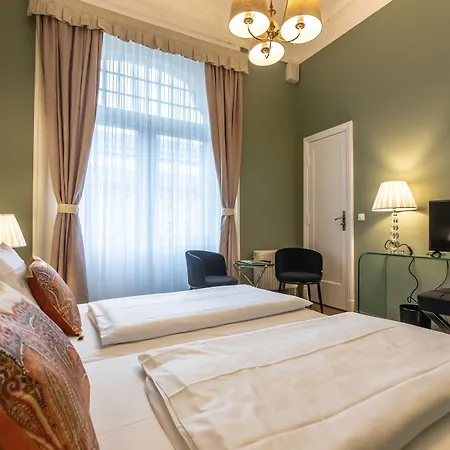 Monopol - Station 4* Frankfurt am Main