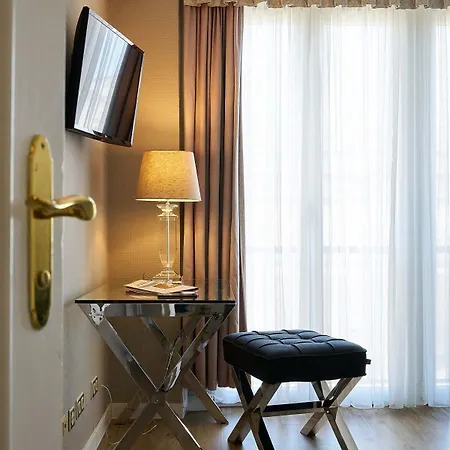 Hotel Monopol - Station Francfort-sur-le-Main