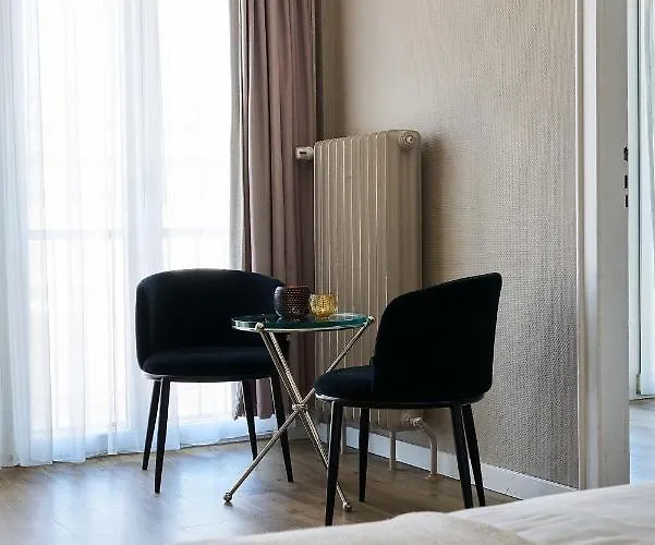 Monopol - Station Hotel