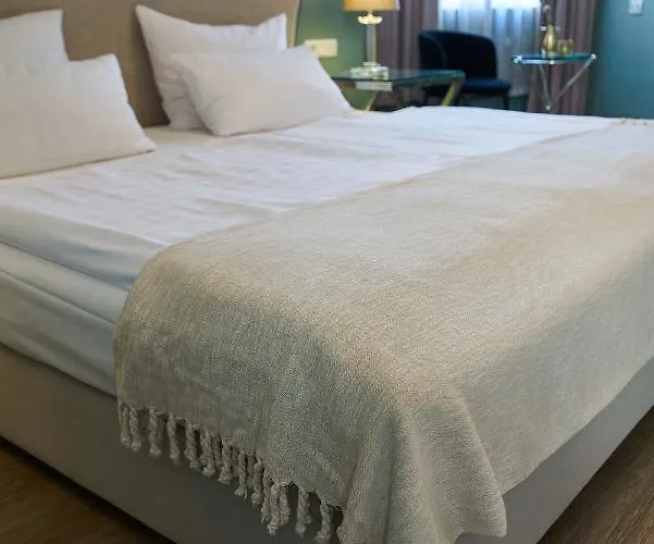 Szálloda Monopol - Station Frankfurt am Main