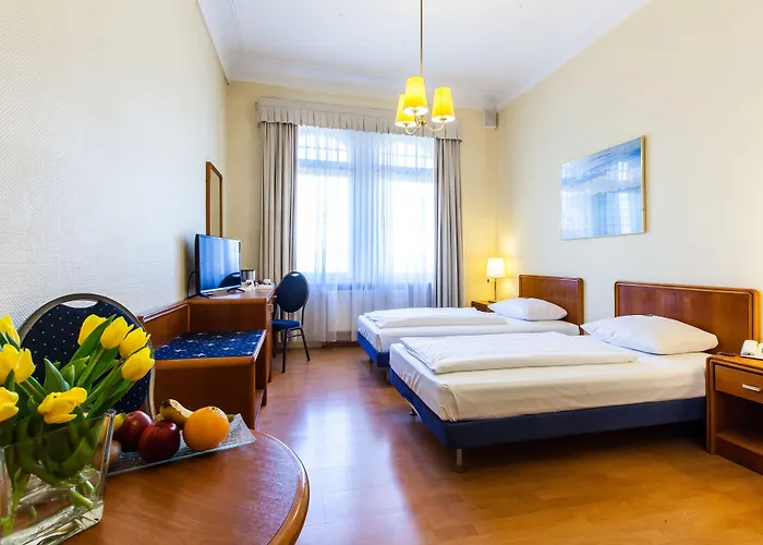 Monopol - Station Hotel