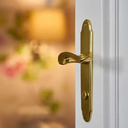 Monopol - Station فندق